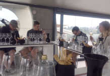 Profesionales de la cadena inglesa Corks Out de visita por Rías Baixas.