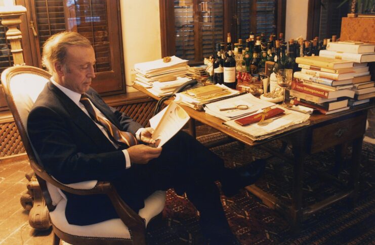 MIGUEL A. TORRES PUBLICA SUS MEMORIAS
